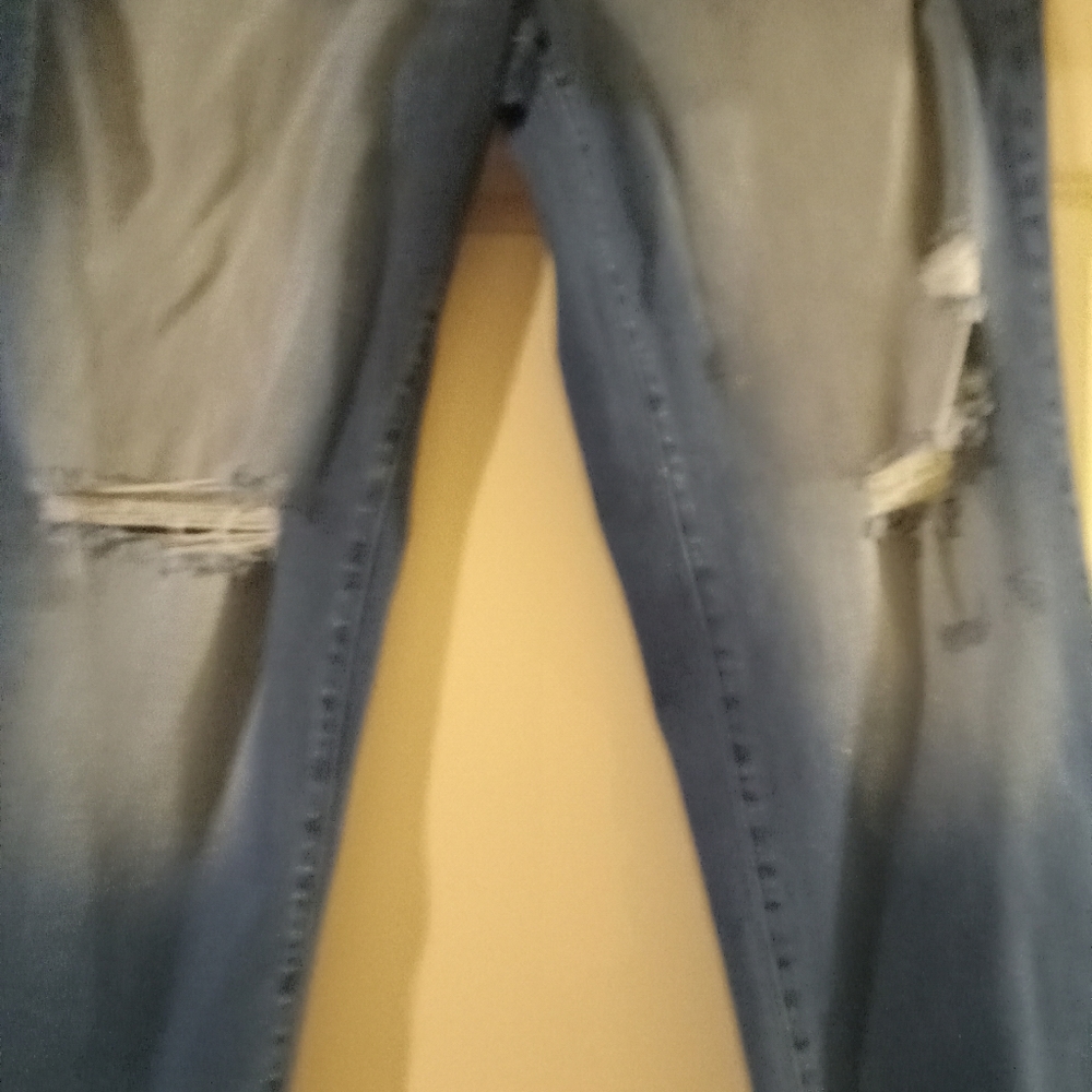 Womens size 20 jeans distressed like new